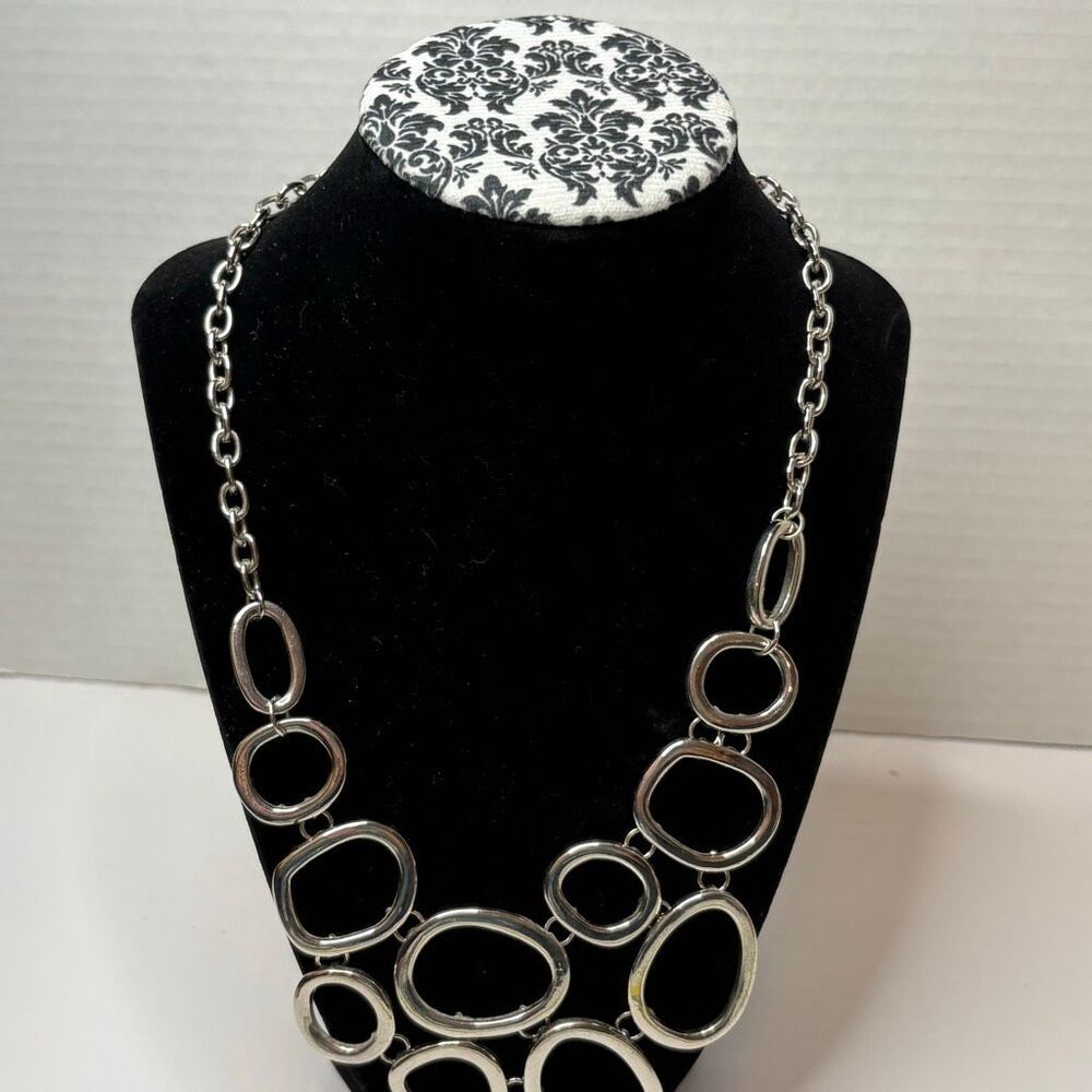 Daisy Fuentes Silver Tone Bubble Circle Oval Bib Necklace - Picture 3 of 6